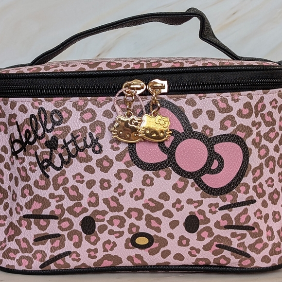 NWOT Sanrio Hello Kitty Travel Cosmetics Organizer Bag - Picture 2 of 11